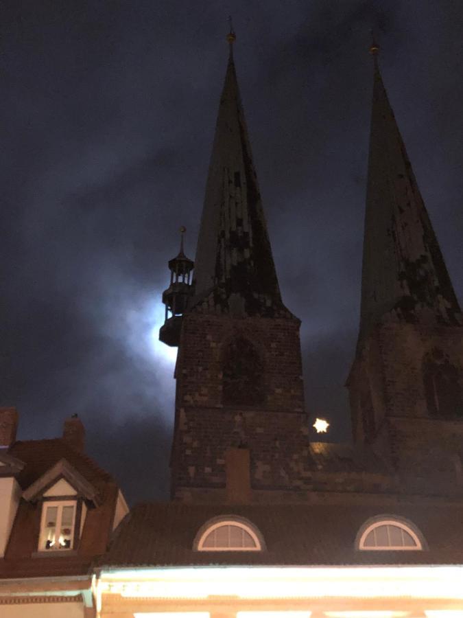 Am Mathildenbrunnen Gross Apartment Quedlinburg Bagian luar foto